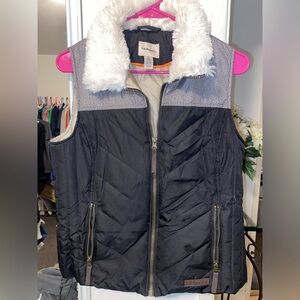 G.H. Bass & Co.‎ Vest